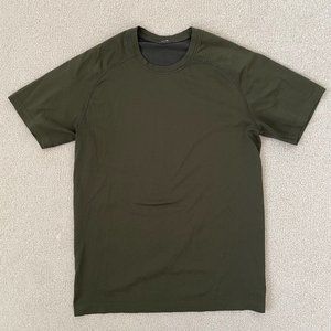 lululemon metal vent t shirt (dark green)